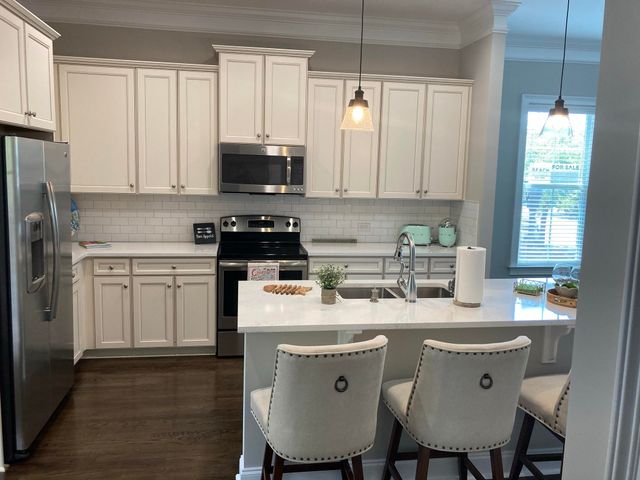 656 Coleman Boulevard 201, Mount Pleasant, SC 29464