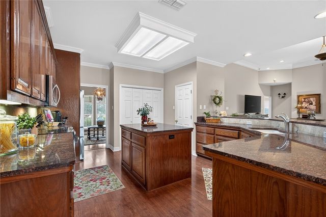 5539 River Trail Dr, Robstown, TX 78380