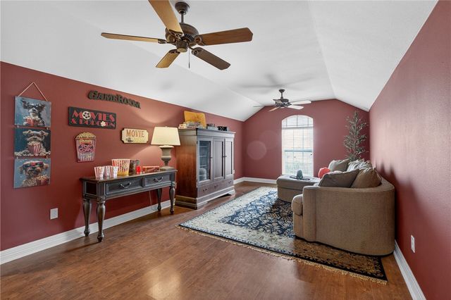 5539 River Trail Dr, Robstown, TX 78380