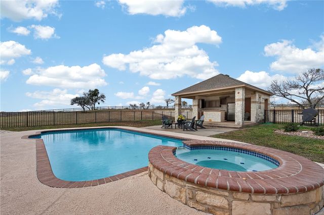 5539 River Trail Dr, Robstown, TX 78380