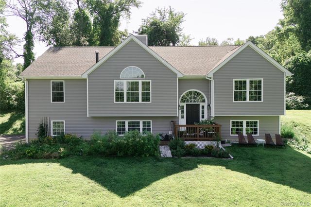 678 Plass Road, Pleasant Valley, NY 12569