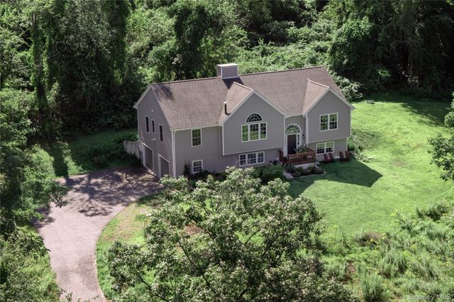 678 Plass Road, Pleasant Valley, NY 12569