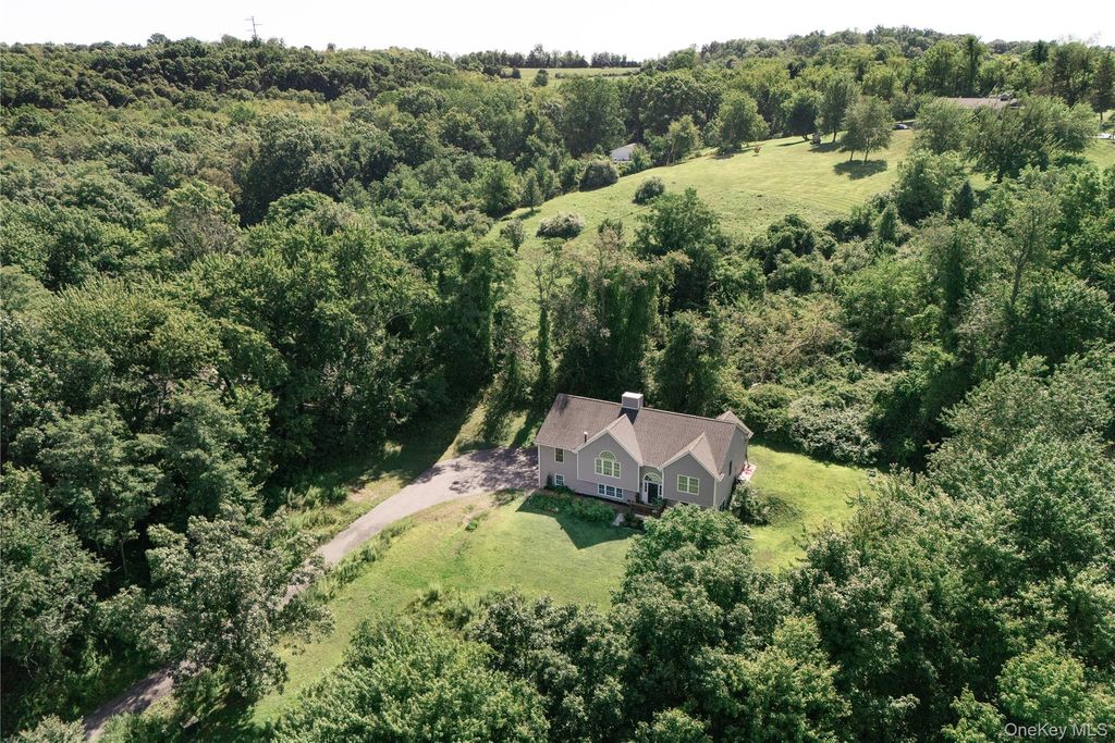 678 Plass Road, Pleasant Valley, NY 12569