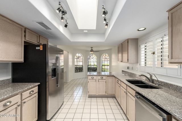 4053 E SUNNYSIDE Drive, Phoenix, AZ 85028