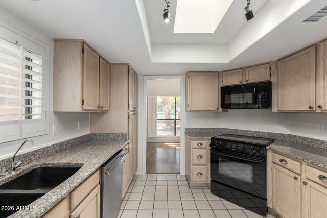 4053 E SUNNYSIDE Drive, Phoenix, AZ 85028