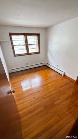 156 Putnam Avenue, Hamden, CT 06517