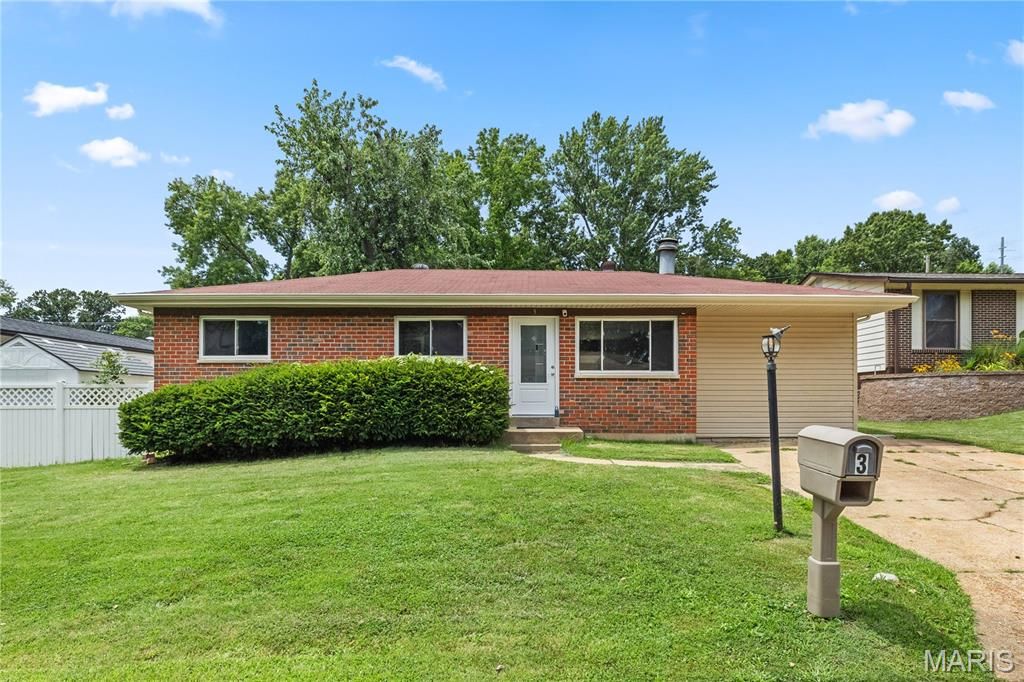 3 Petersburg Court, Arnold, MO 63010