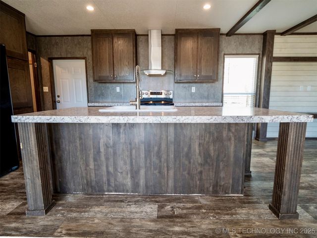 2109 Hawk Lane, Kingston, OK 73439