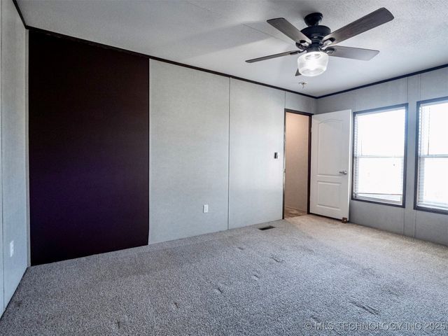 2109 Hawk Lane, Kingston, OK 73439