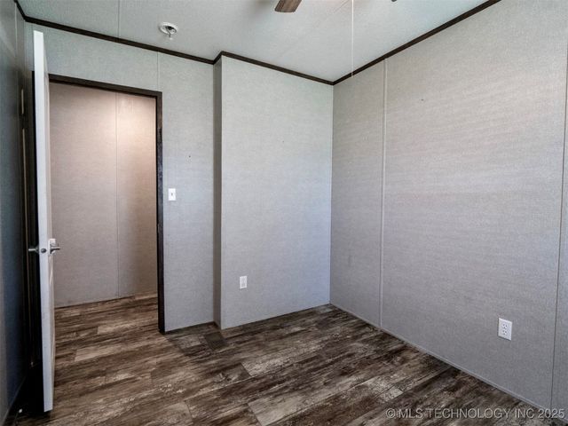 2109 Hawk Lane, Kingston, OK 73439