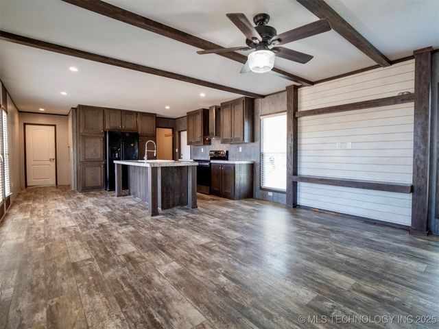 2109 Hawk Lane, Kingston, OK 73439