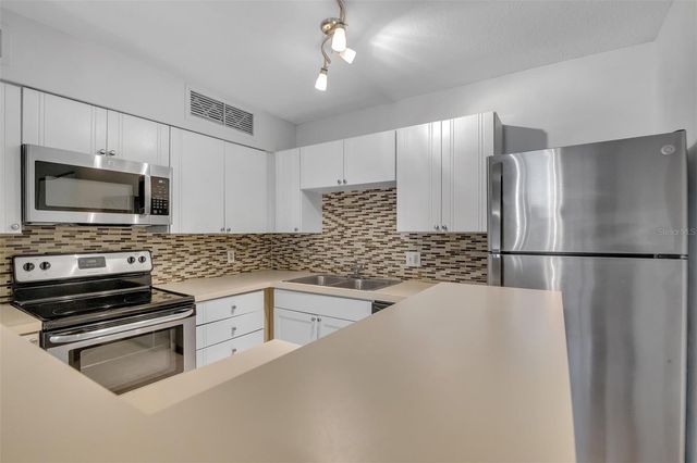 485 FORESTWAY CIRCLE 106, Altamonte Springs, FL 32701