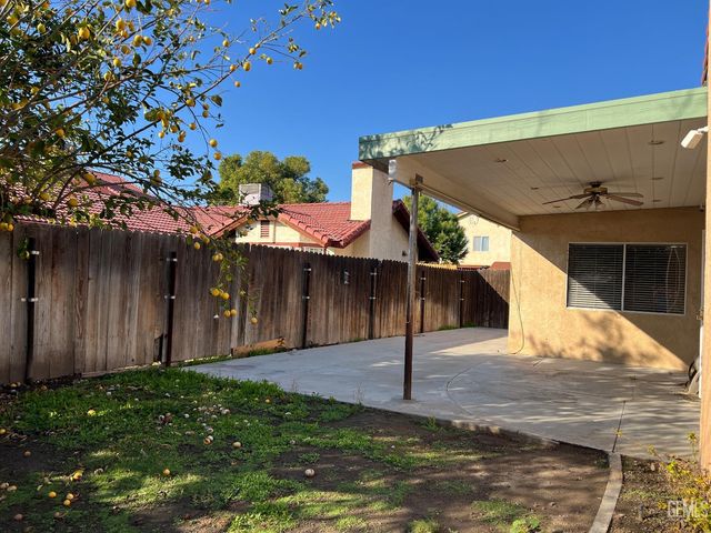 5513 Silver Crossing Street, Bakersfield, CA 93313