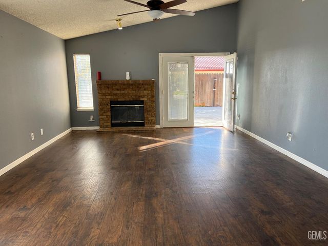 5513 Silver Crossing Street, Bakersfield, CA 93313