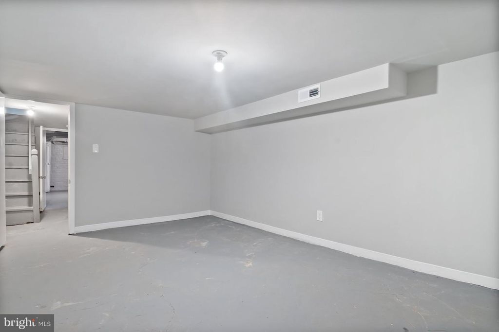 626 N DECKER AVE, Baltimore, MD 21205
