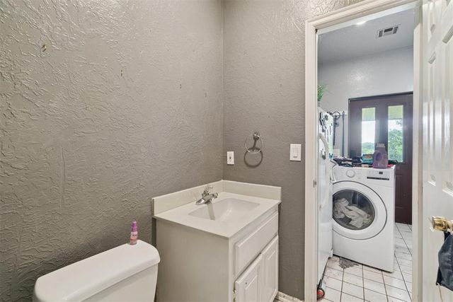 29049 Oilfield Trash Road, Newalla, OK 74857