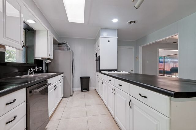 905 Ridgewood Terrace, Arlington, TX 76012