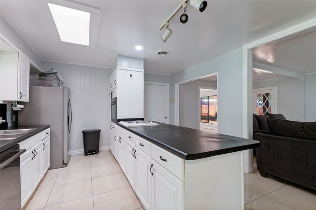 905 Ridgewood Terrace, Arlington, TX 76012