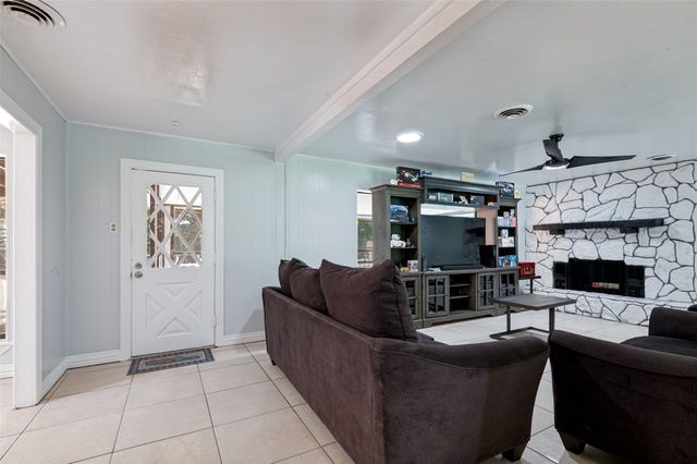 905 Ridgewood Terrace, Arlington, TX 76012