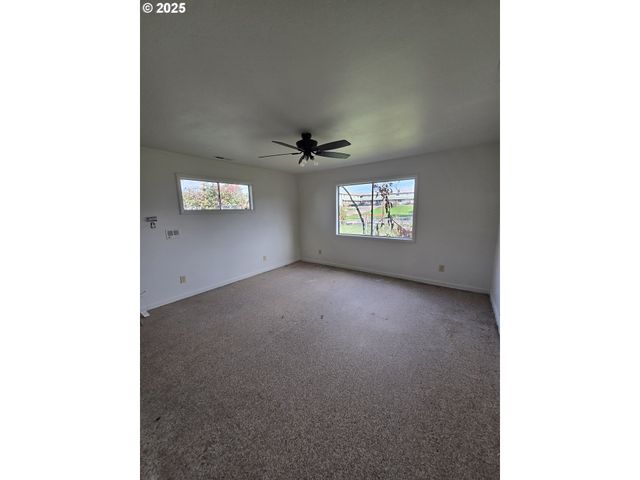 151 Nw SHERRY St, Winston, OR 97496