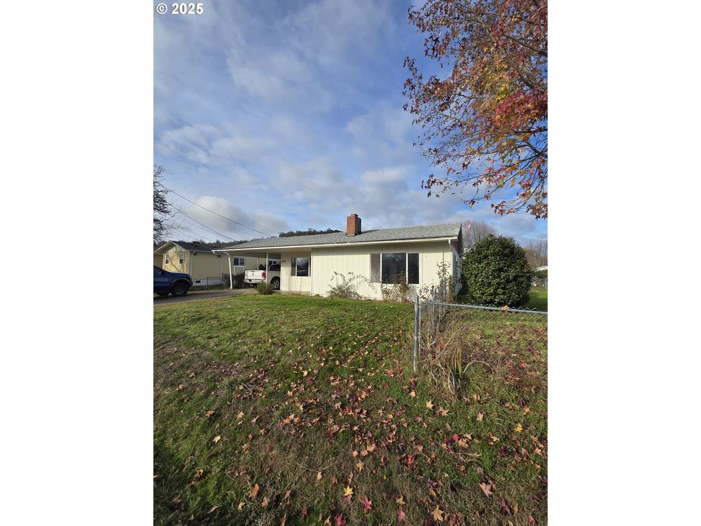 151 Nw SHERRY St, Winston, OR 97496