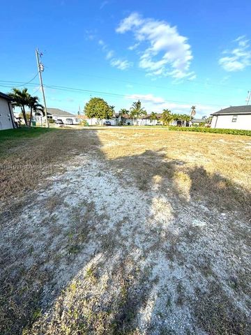 404 SE 29th Street, Cape Coral, FL 33904