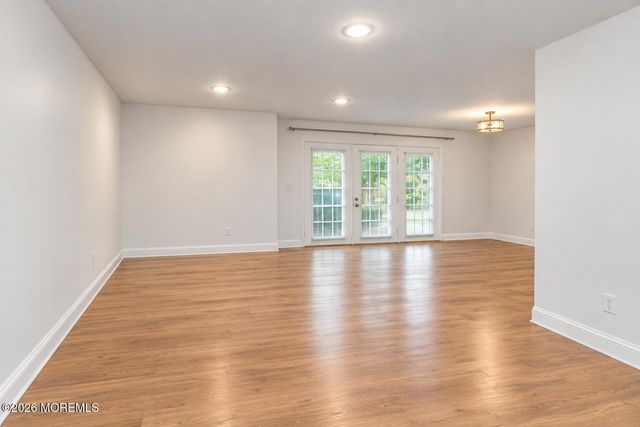 127 Evergreen Court, Freehold, NJ 07728