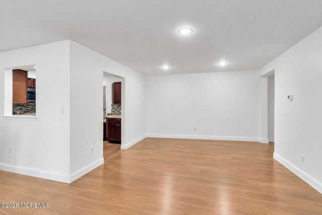 127 Evergreen Court, Freehold, NJ 07728