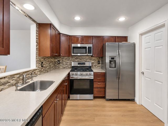 127 Evergreen Court, Freehold, NJ 07728