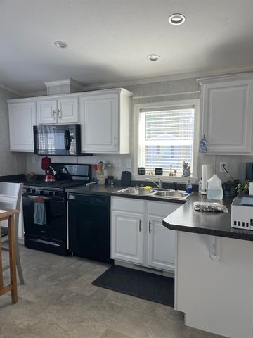 14 Dudley Court, Somersworth, NH 03878