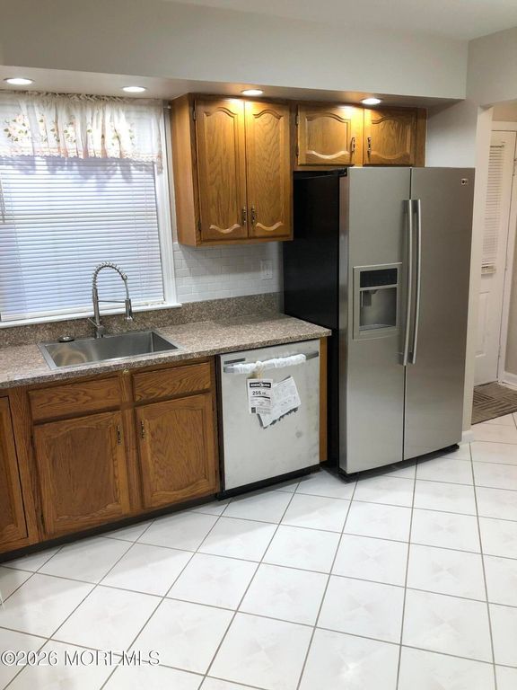 126 Concordia Circle 126G, Monroe, NJ 08831