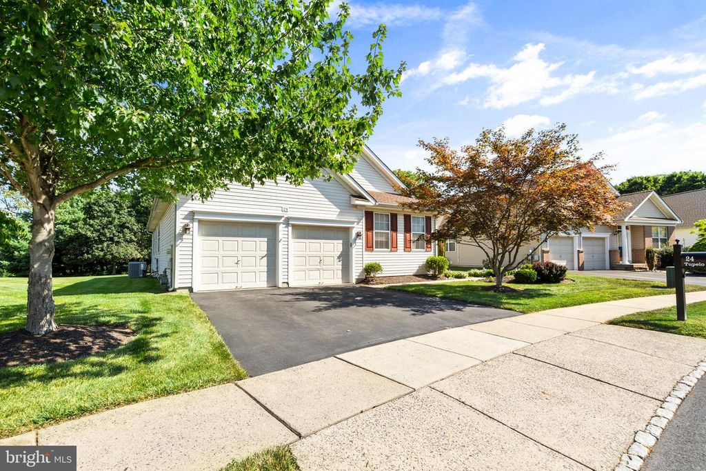 24 TUPELO LN, Langhorne, PA 19047