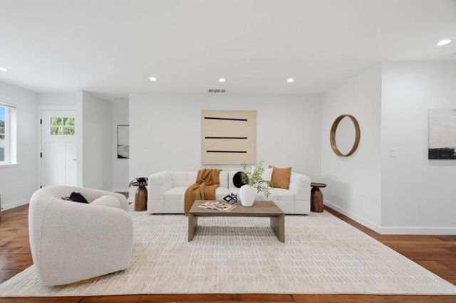 2133 Santa Cruz Avenue, Santa Clara, CA 95051