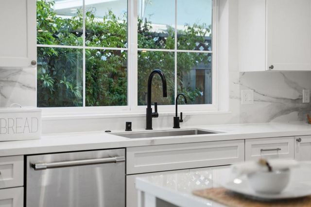 2133 Santa Cruz Avenue, Santa Clara, CA 95051