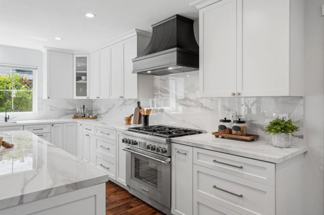 2133 Santa Cruz Avenue, Santa Clara, CA 95051