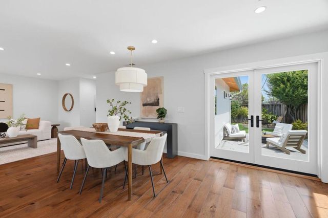 2133 Santa Cruz Avenue, Santa Clara, CA 95051