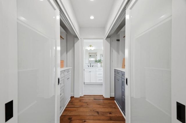 2133 Santa Cruz Avenue, Santa Clara, CA 95051