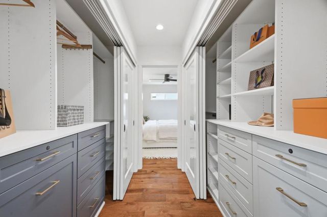 2133 Santa Cruz Avenue, Santa Clara, CA 95051