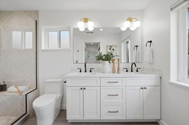 2133 Santa Cruz Avenue, Santa Clara, CA 95051