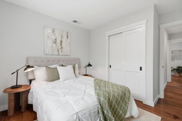2133 Santa Cruz Avenue, Santa Clara, CA 95051