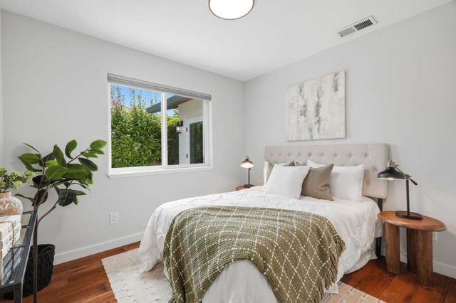 2133 Santa Cruz Avenue, Santa Clara, CA 95051