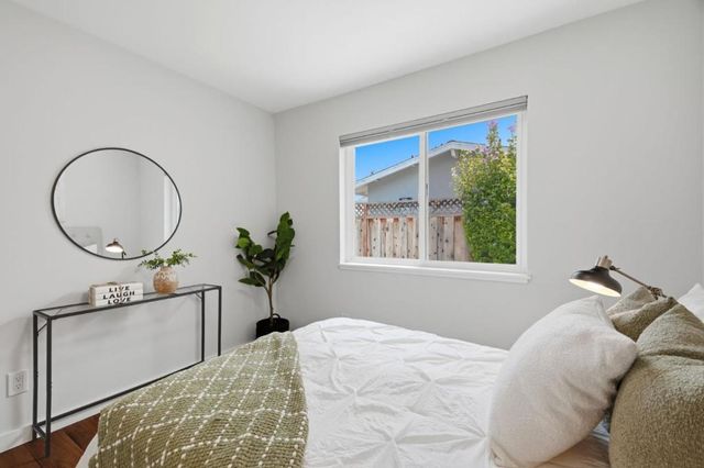 2133 Santa Cruz Avenue, Santa Clara, CA 95051