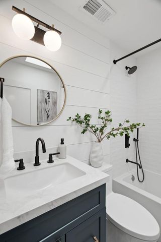 2133 Santa Cruz Avenue, Santa Clara, CA 95051