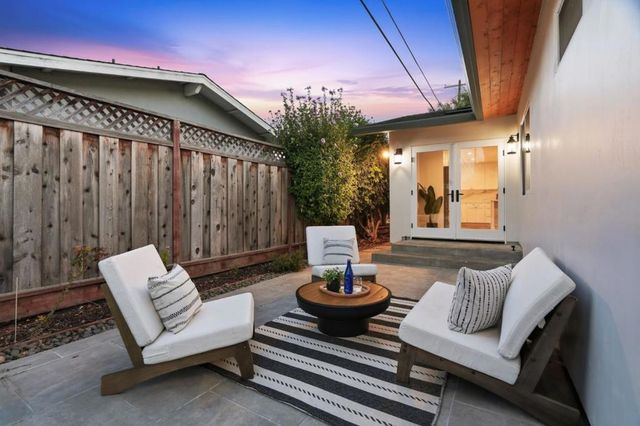 2133 Santa Cruz Avenue, Santa Clara, CA 95051