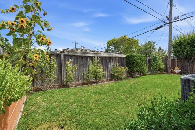 2133 Santa Cruz Avenue, Santa Clara, CA 95051