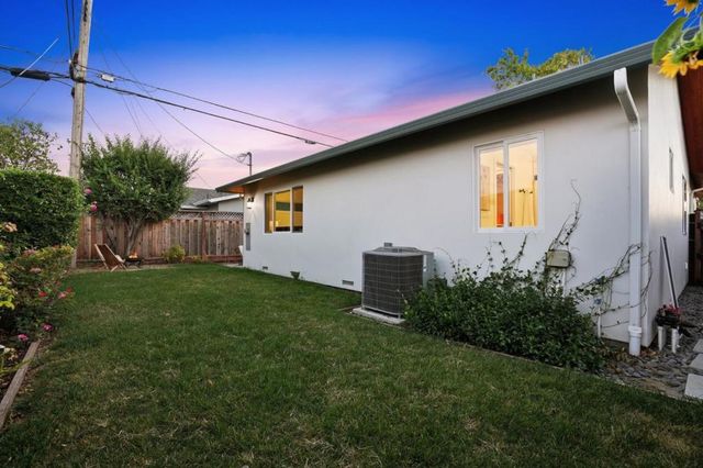 2133 Santa Cruz Avenue, Santa Clara, CA 95051