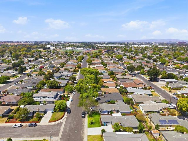 2133 Santa Cruz Avenue, Santa Clara, CA 95051