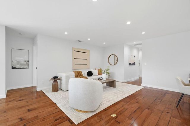 2133 Santa Cruz Avenue, Santa Clara, CA 95051