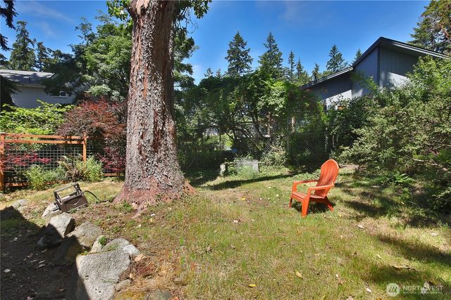 569 Otter Way, Freeland, WA 98249