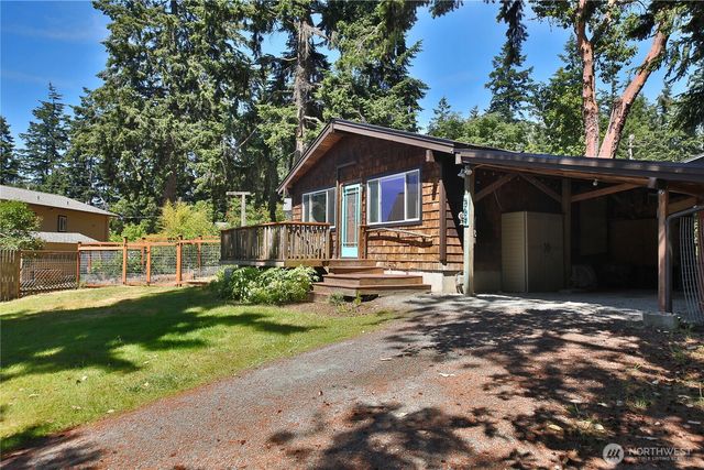 569 Otter Way, Freeland, WA 98249
